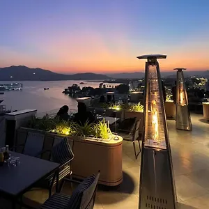 Hotel The Red Pier By Downtown, Udaipur